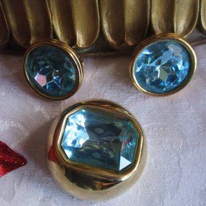 💦💦 AQUA JEWEL VINTAGE BROOCH AND CLIP ON EARRING SET 💦💦